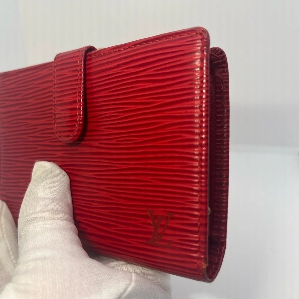 Louis Vuitton EUC Vintage Red EPI Porte Monnaie Viennois Bifold KissLatch Wallet